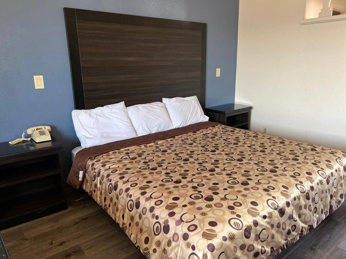 Motel Economy 2*