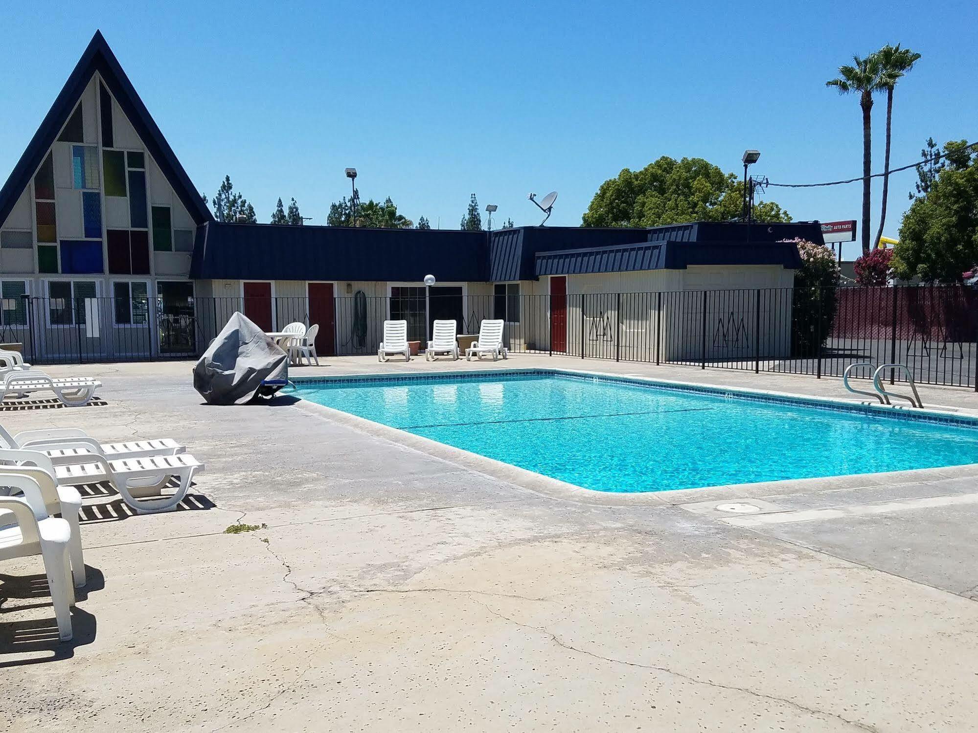 Motel Economy 2*